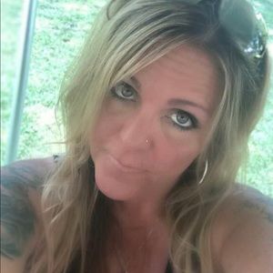 Meet your Posher, Monica